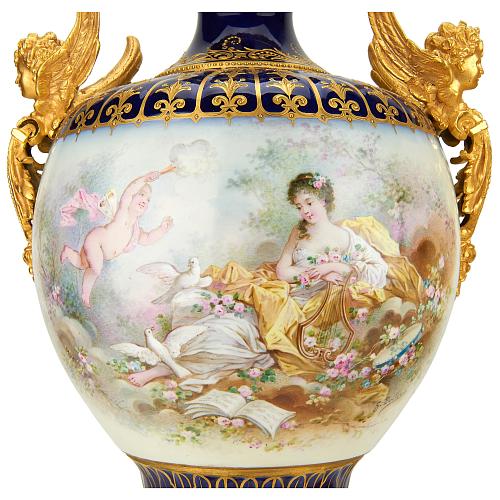 Парные вазы «Девушки и Амуры». Париж.