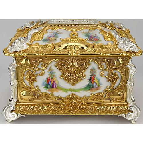 Большой ларец с галантными сценами