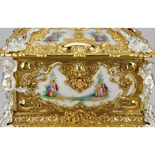 Большой ларец с галантными сценами