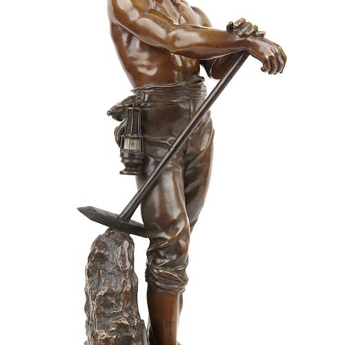 Скульптура «Рудокоп». Шарль Леви.