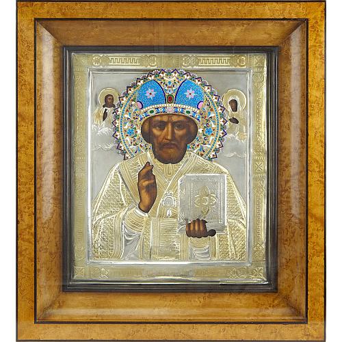 Икона «Святитель Николай Мирликийский Чудотворец» в серебряном окладе с эмалью.