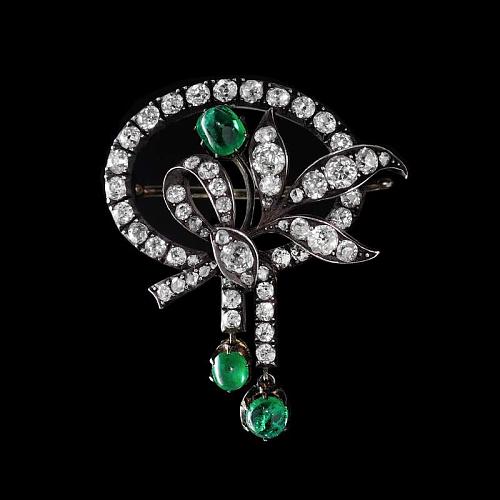 Брошь с природными изумрудами